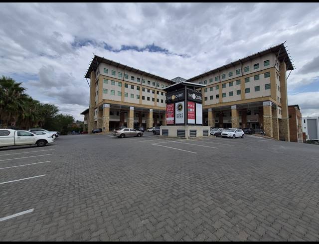 105M² OFFICE TO LET IN SUNNINGHILL